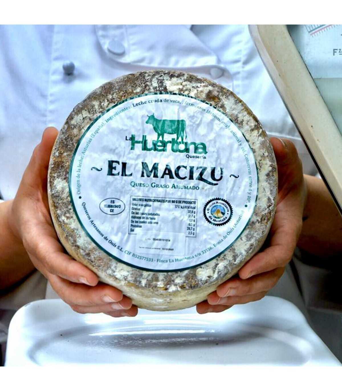 LA HUERTONA 320201 Cuña de queso Asturiano MACIZU - manos